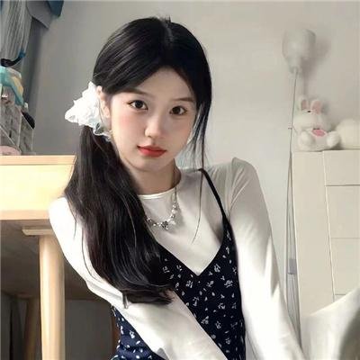 三女性